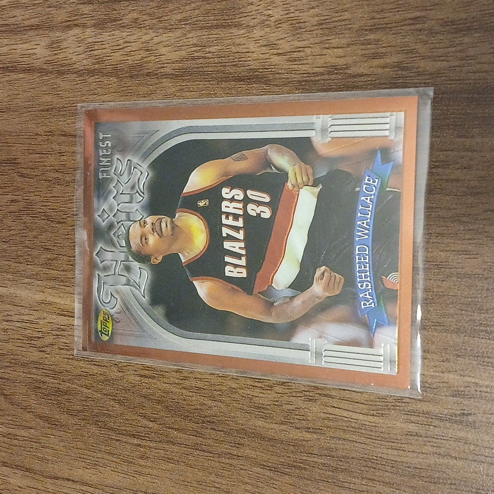 Rossi Wallace blazers 2.5 in x 3.5 in Black red white purple basketball card